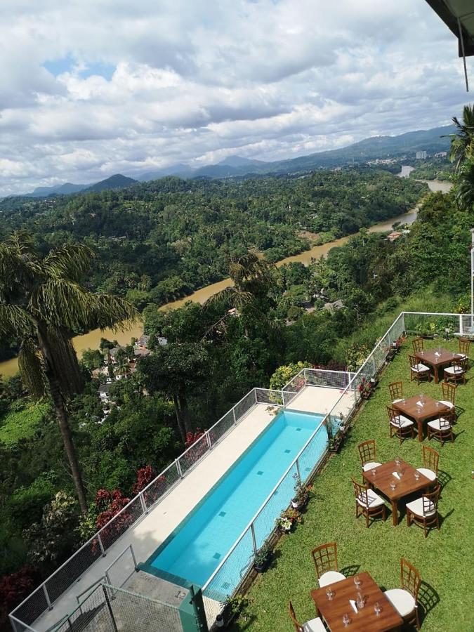 The Mountbatten Hotel Kandy Extérieur photo