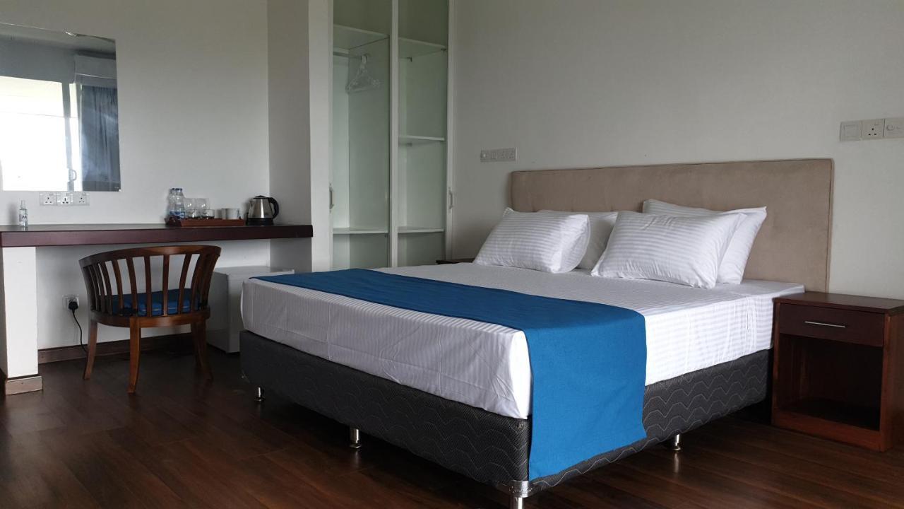 The Mountbatten Hotel Kandy Extérieur photo