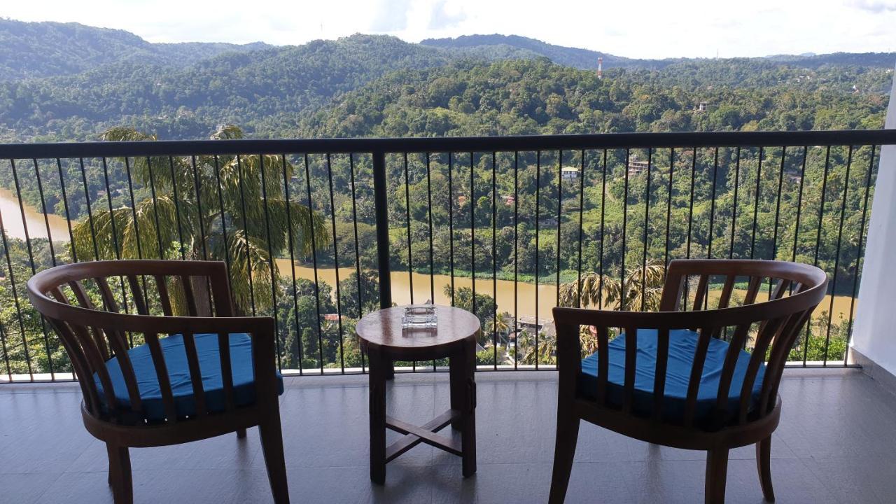 The Mountbatten Hotel Kandy Extérieur photo