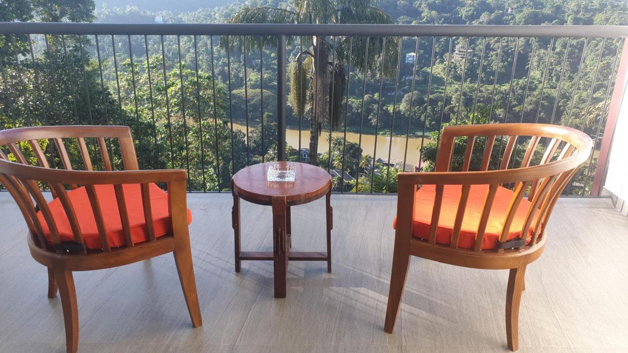 The Mountbatten Hotel Kandy Extérieur photo